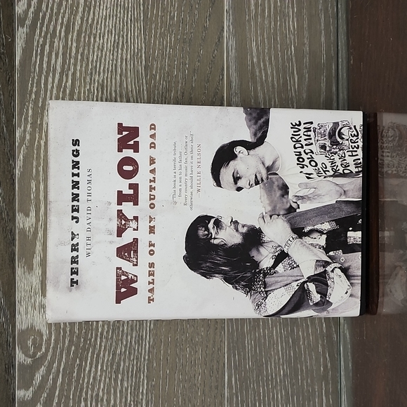 Waylon tales of my outlaw dad by Terry Jennings hard back non fiction - Picture 1 of 4
